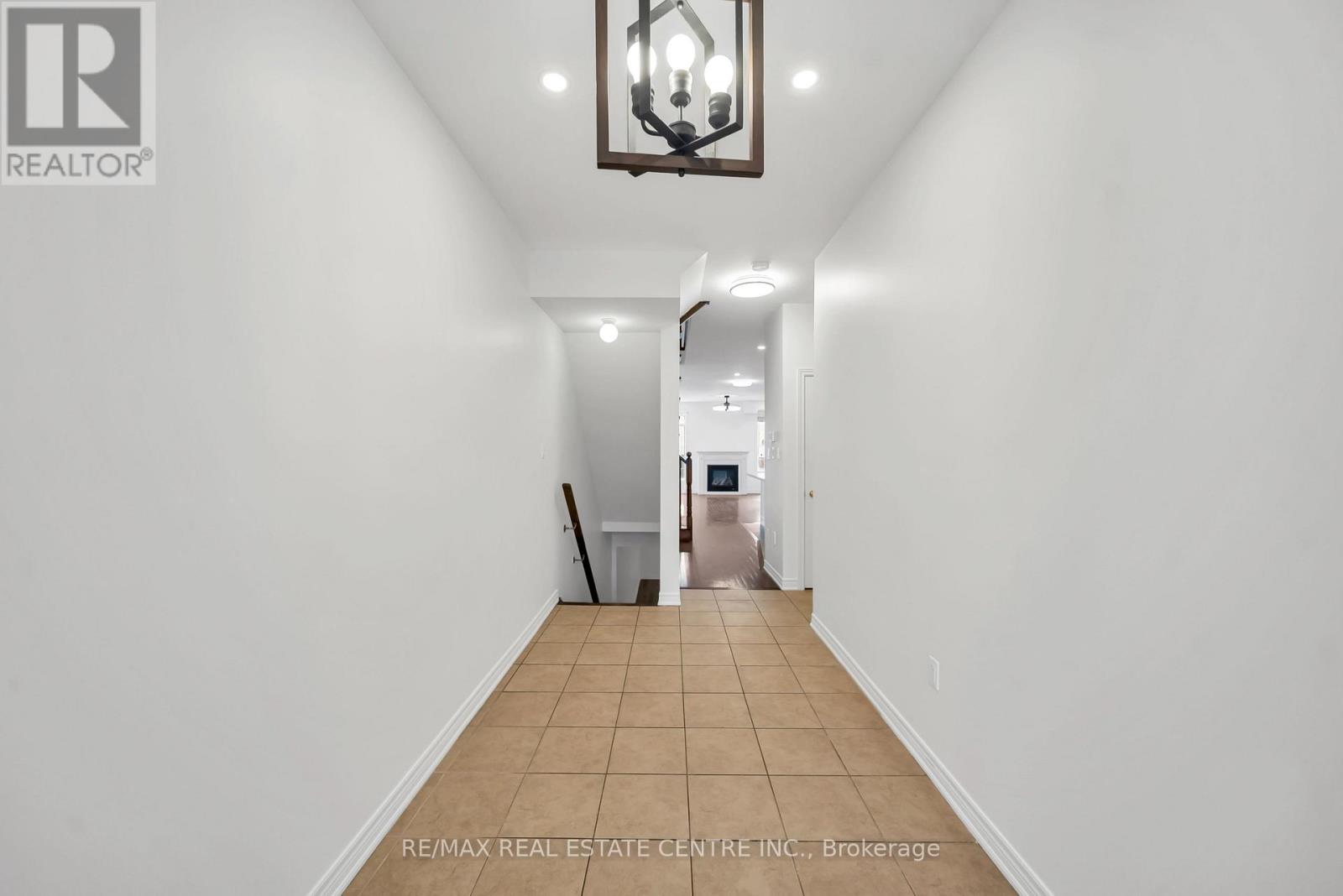 8 Munch Place, Milton, Ontario  L9T 8K6 - Photo 13 - W12927712