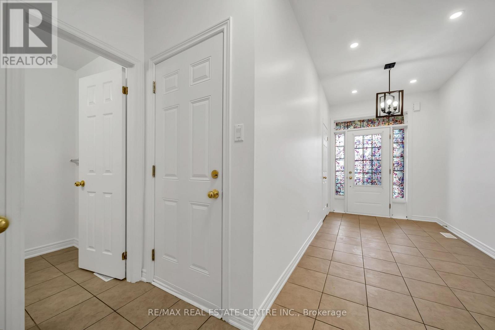 8 Munch Place, Milton, Ontario  L9T 8K6 - Photo 14 - W12927712