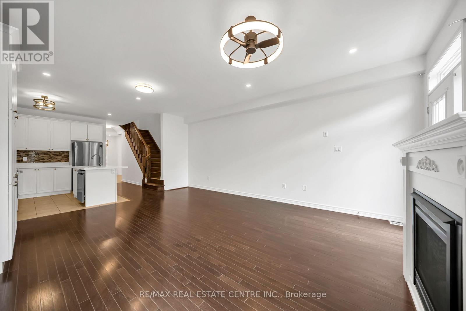 8 Munch Place, Milton, Ontario  L9T 8K6 - Photo 21 - W12927712