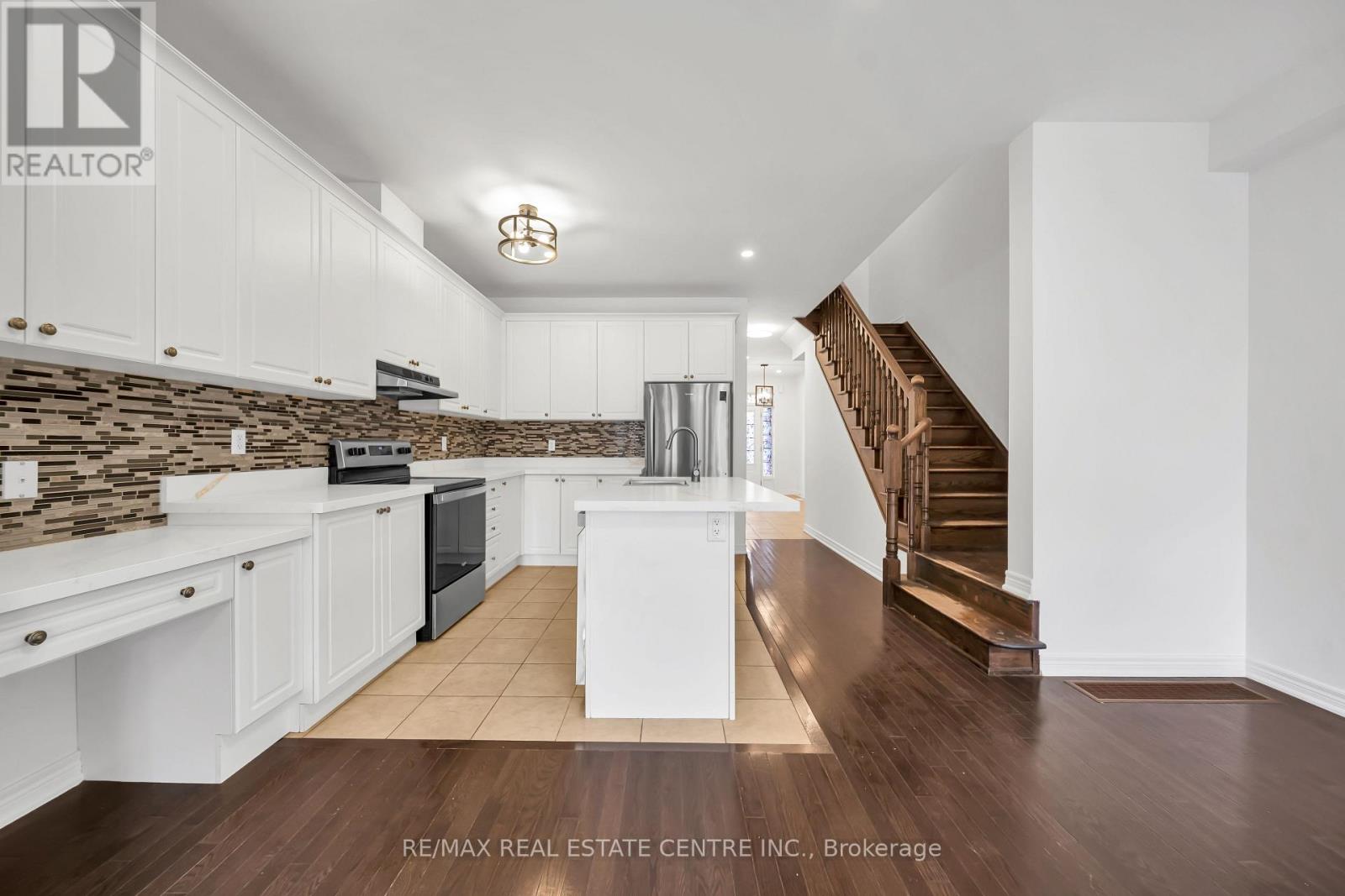 8 Munch Place, Milton, Ontario  L9T 8K6 - Photo 23 - W12927712