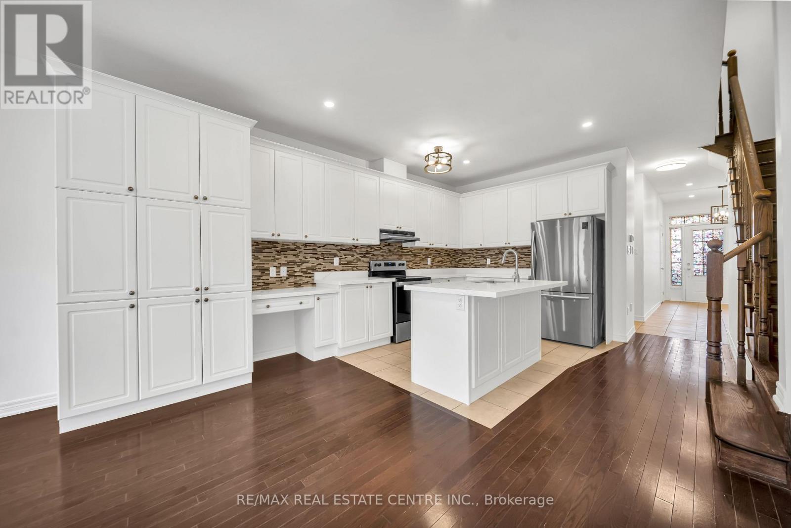 8 Munch Place, Milton, Ontario  L9T 8K6 - Photo 24 - W12927712