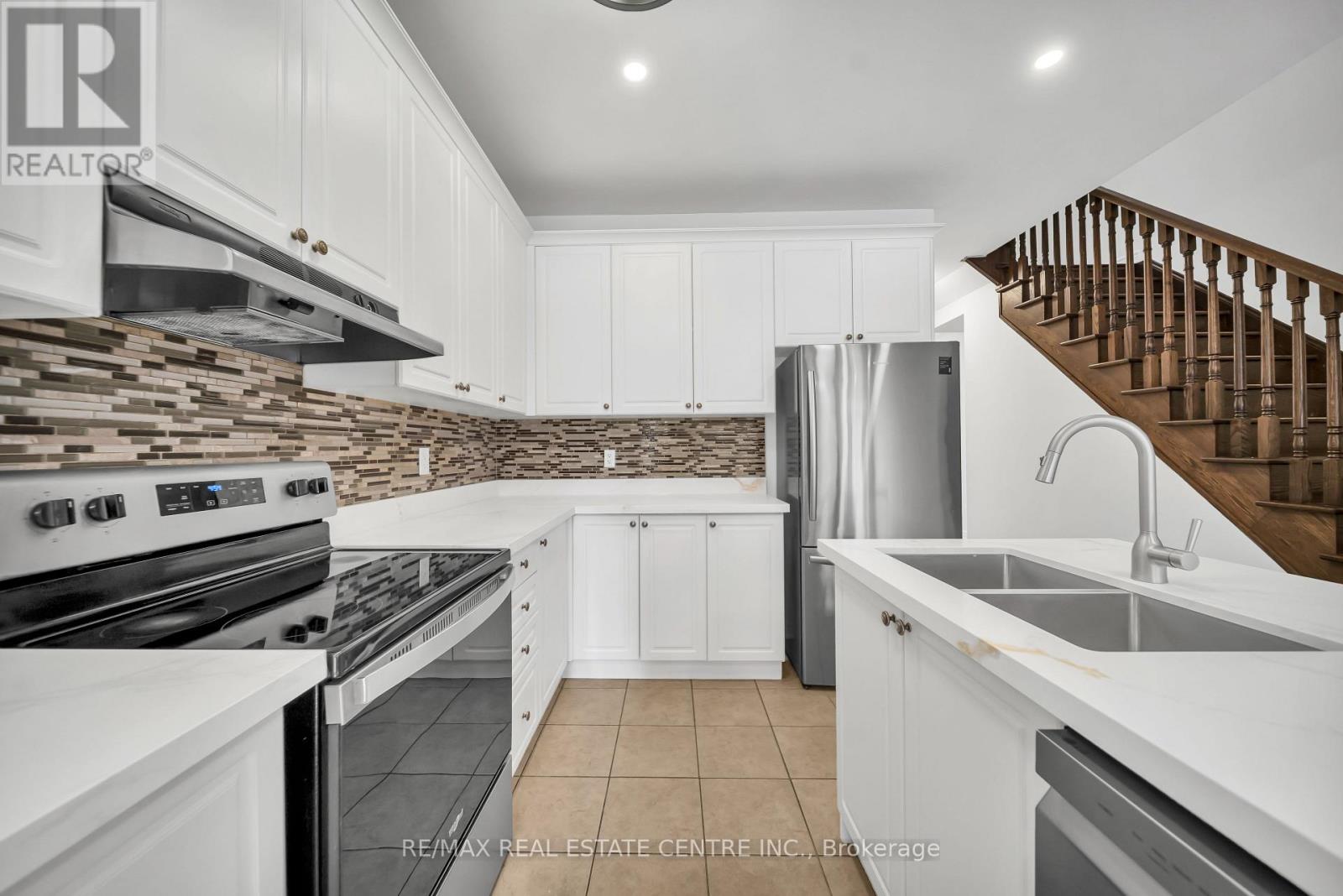 8 Munch Place, Milton, Ontario  L9T 8K6 - Photo 27 - W12927712