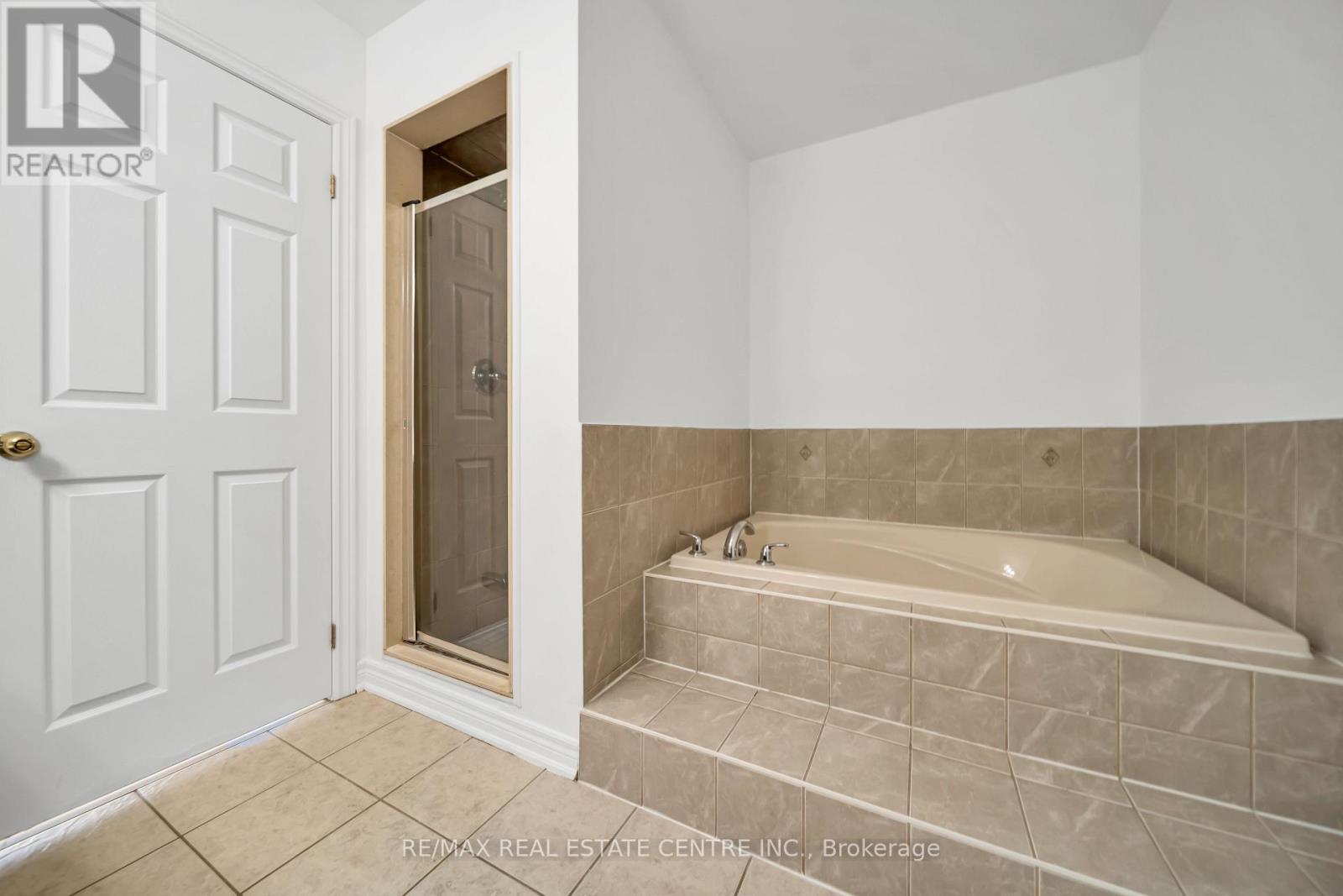 8 Munch Place, Milton, Ontario  L9T 8K6 - Photo 34 - W12927712