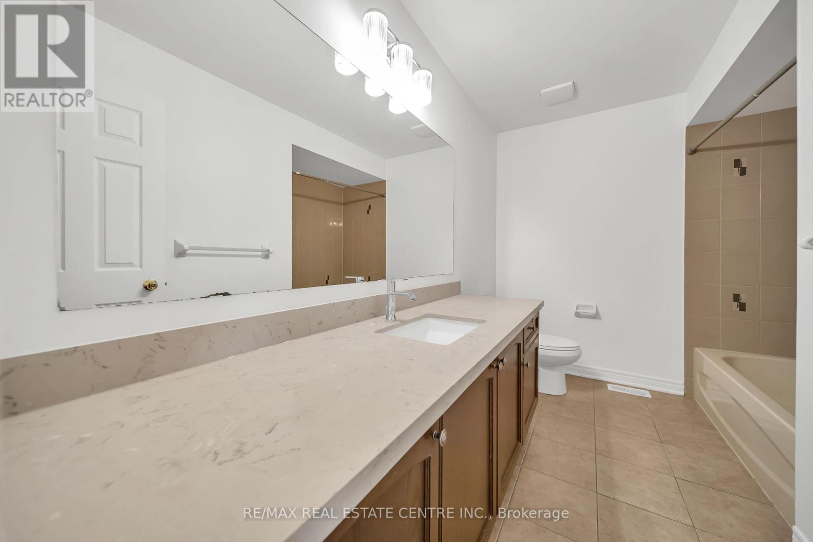 8 Munch Place, Milton, Ontario  L9T 8K6 - Photo 37 - W12927712