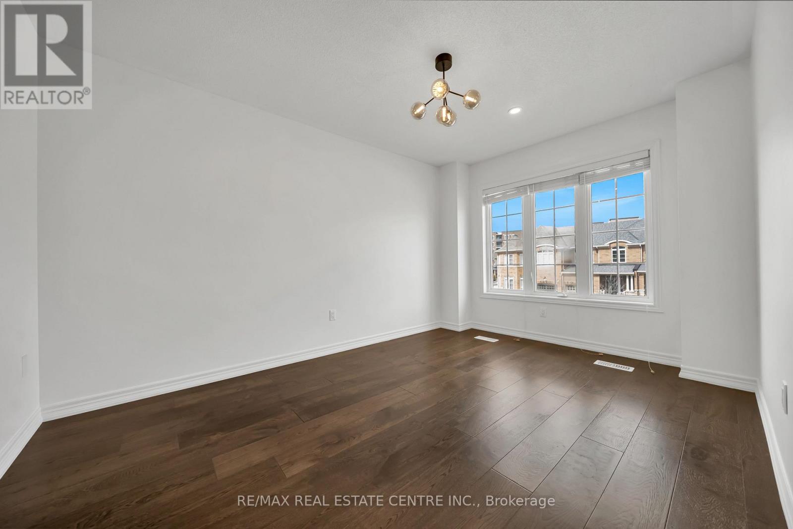 8 Munch Place, Milton, Ontario  L9T 8K6 - Photo 38 - W12927712