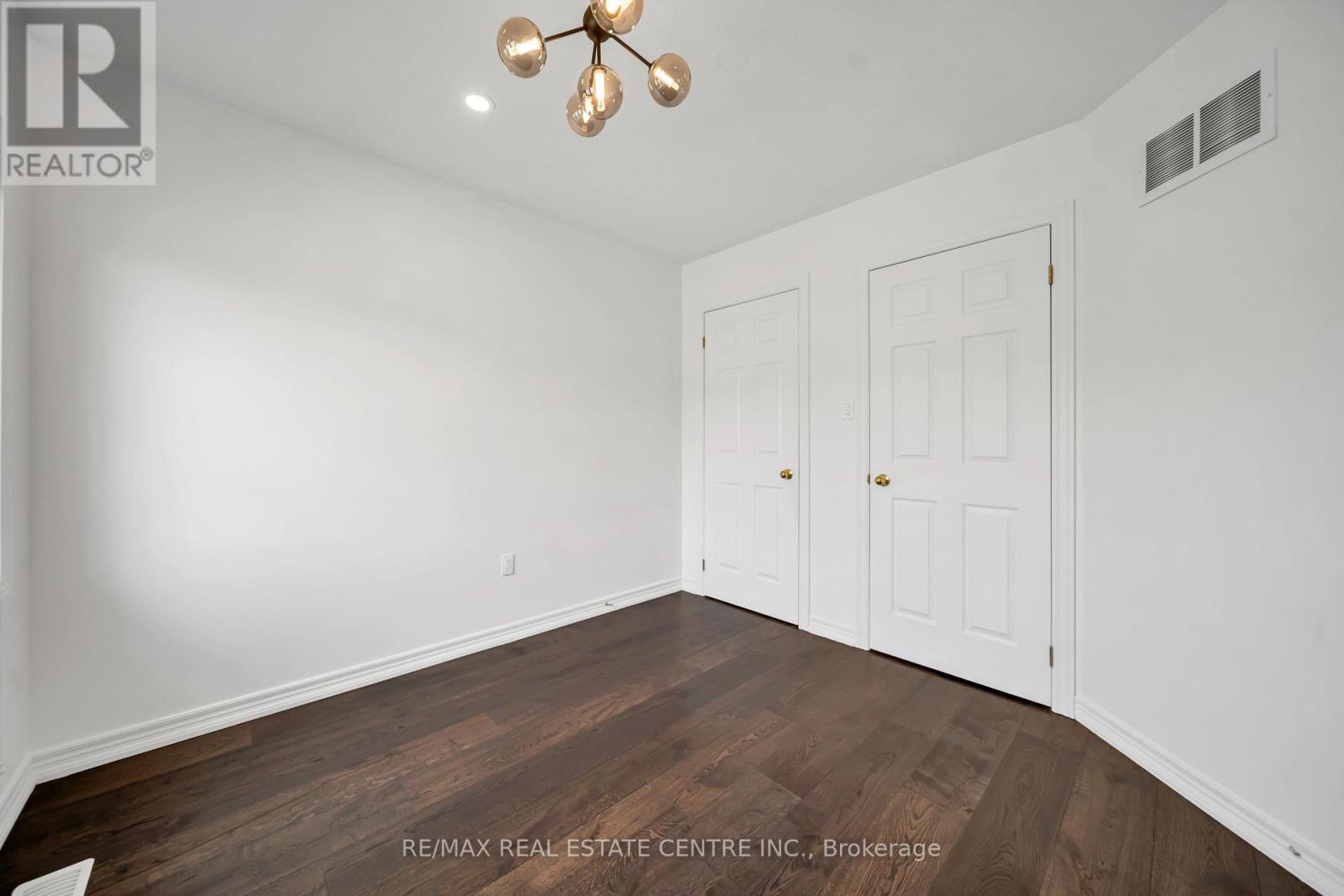 8 Munch Place, Milton, Ontario  L9T 8K6 - Photo 41 - W12927712