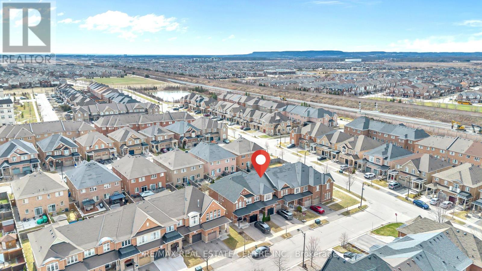 8 Munch Place, Milton, Ontario  L9T 8K6 - Photo 5 - W12927712