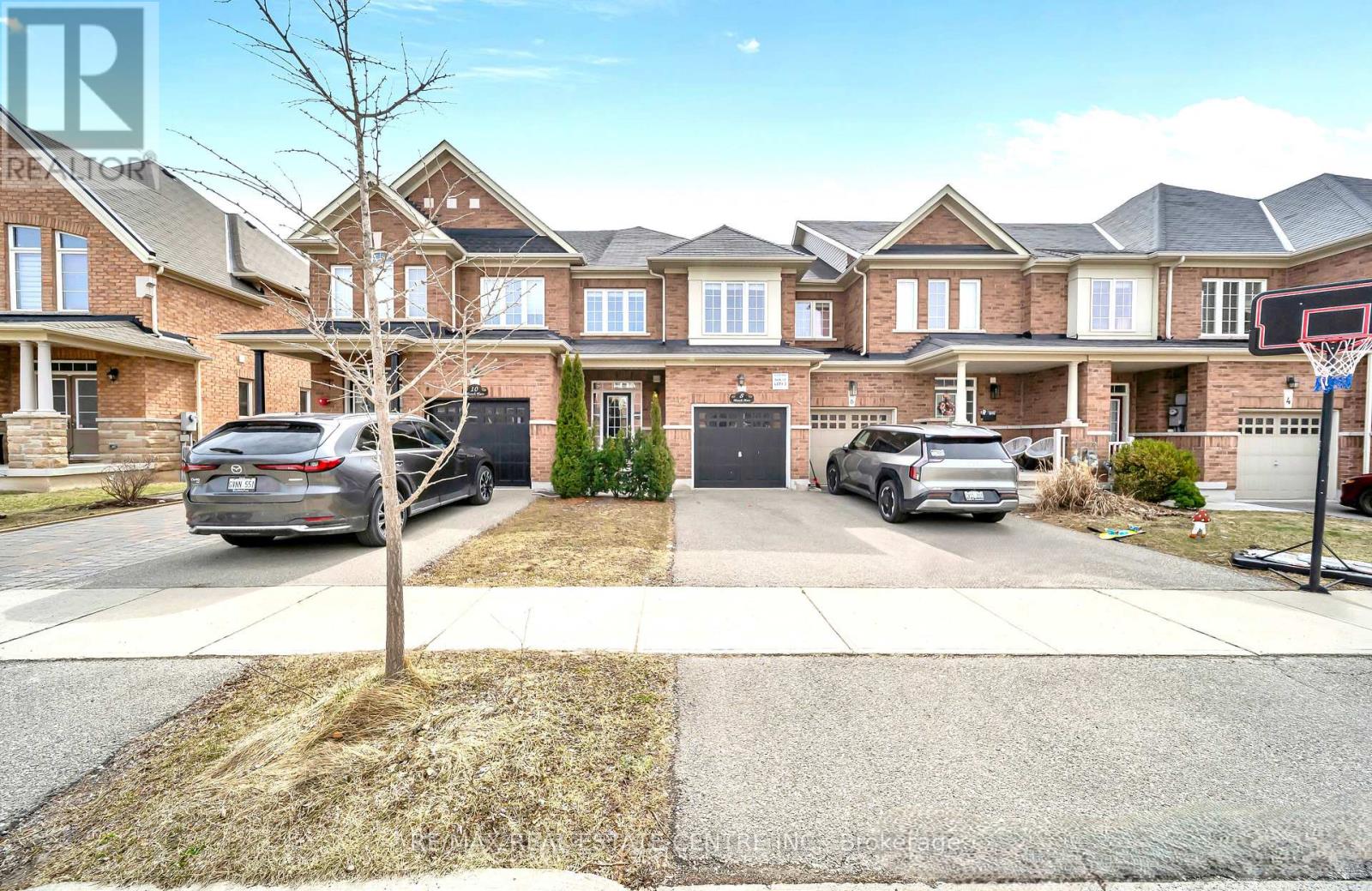 8 Munch Place, Milton, Ontario  L9T 8K6 - Photo 8 - W12927712