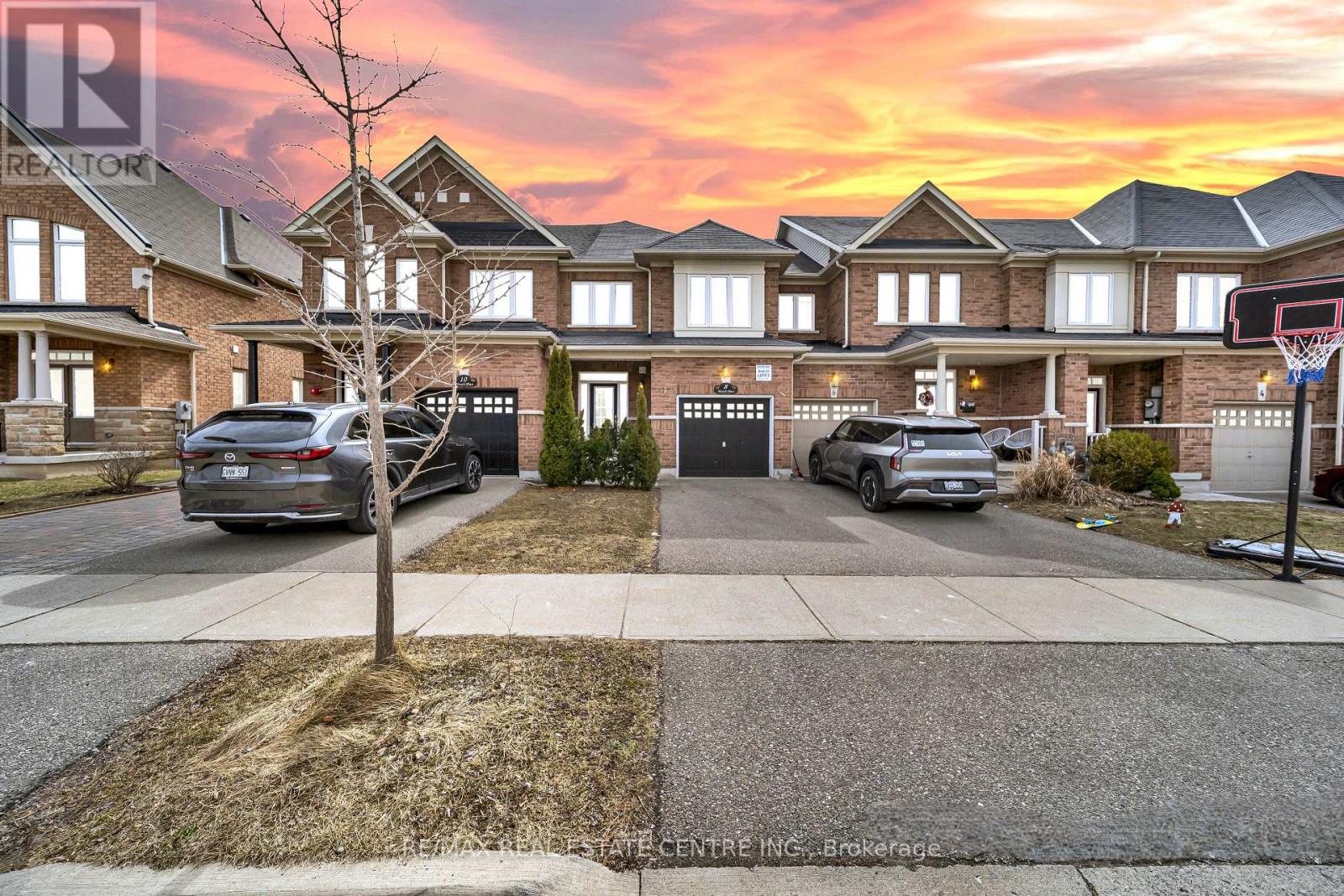 8 Munch Place, Milton, Ontario  L9T 8K6 - Photo 9 - W12927712