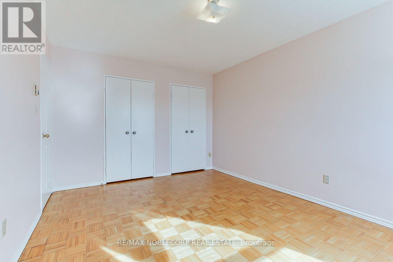 810 - 19 Four Winds Drive, Toronto, Ontario  M3J 2S9 - Photo 21 - W12927732