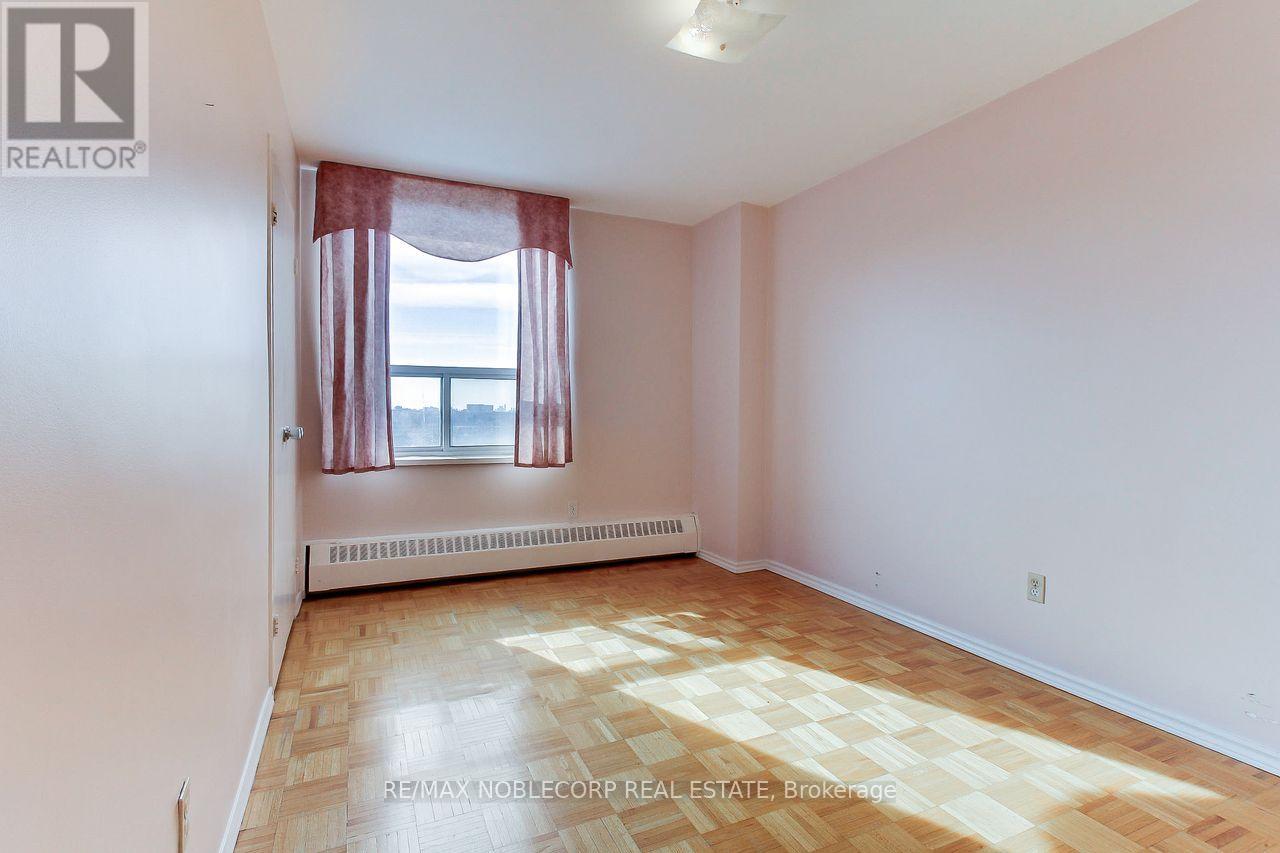 810 - 19 Four Winds Drive, Toronto, Ontario  M3J 2S9 - Photo 23 - W12927732