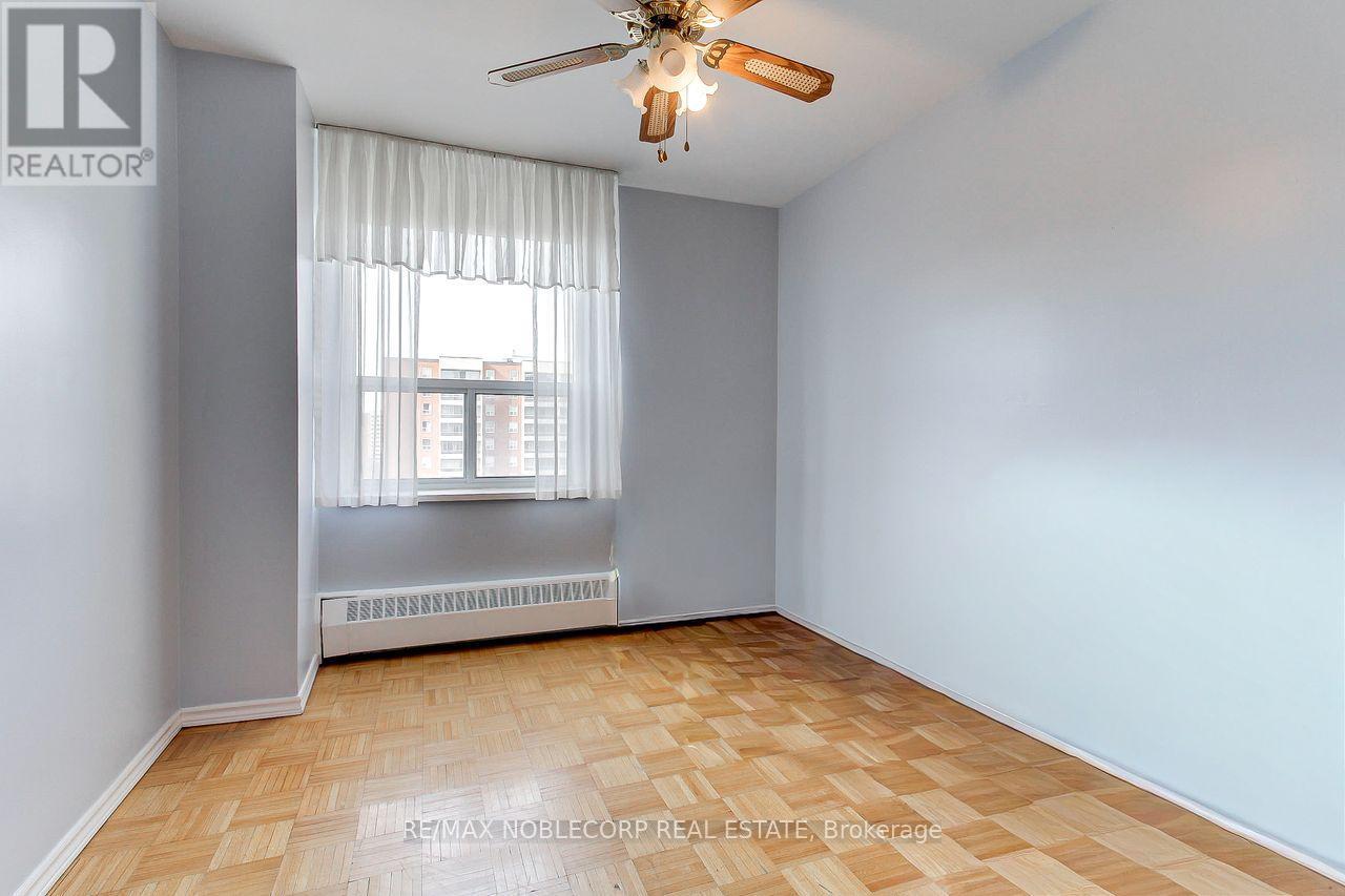 810 - 19 Four Winds Drive, Toronto, Ontario  M3J 2S9 - Photo 25 - W12927732