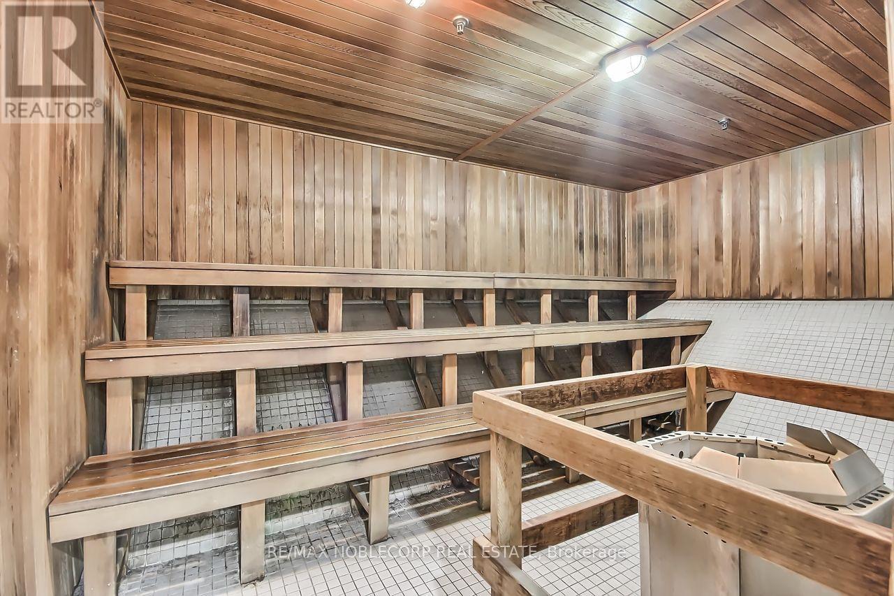 810 - 19 Four Winds Drive, Toronto, Ontario  M3J 2S9 - Photo 32 - W12927732