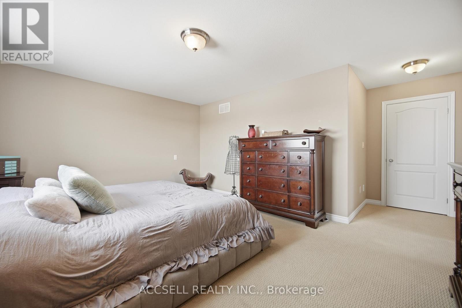 8665 Westport Drive, Niagara Falls, Ontario  L2H 0A3 - Photo 27 - X12927744