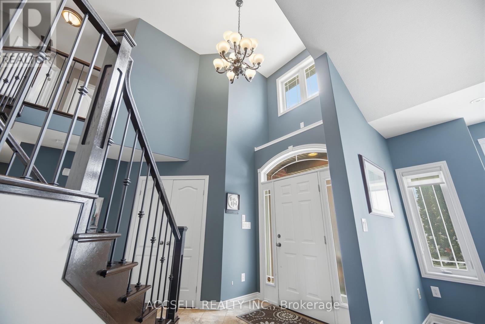 8665 Westport Drive, Niagara Falls, Ontario  L2H 0A3 - Photo 6 - X12927744