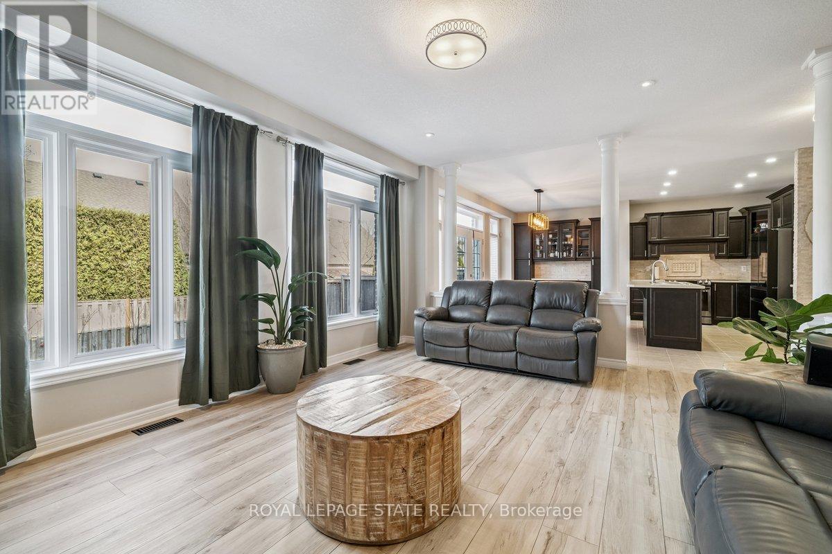 77 Peach Tree Lane, Grimsby, Ontario  L3M 0C1 - Photo 10 - X12927752