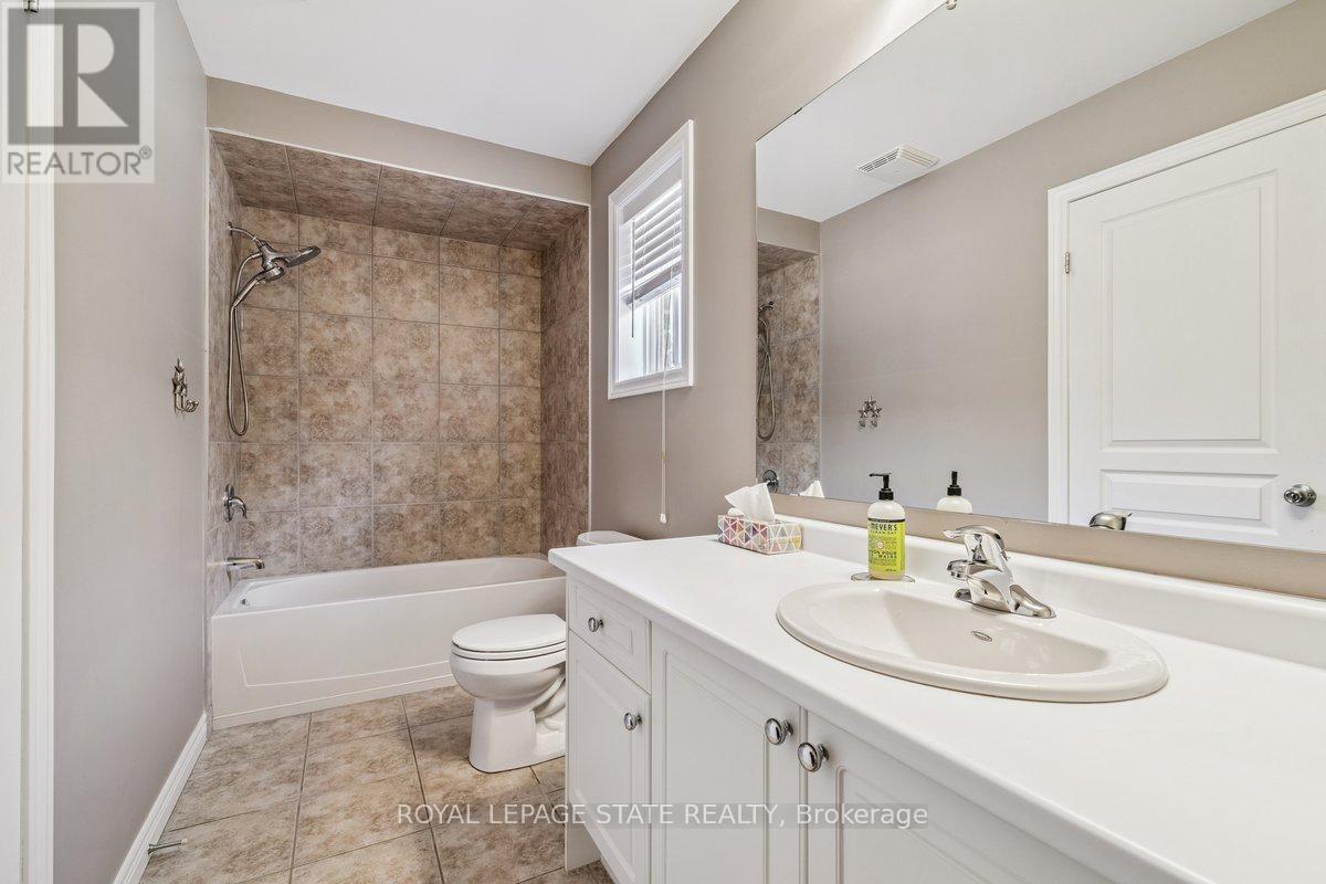 77 Peach Tree Lane, Grimsby, Ontario  L3M 0C1 - Photo 29 - X12927752