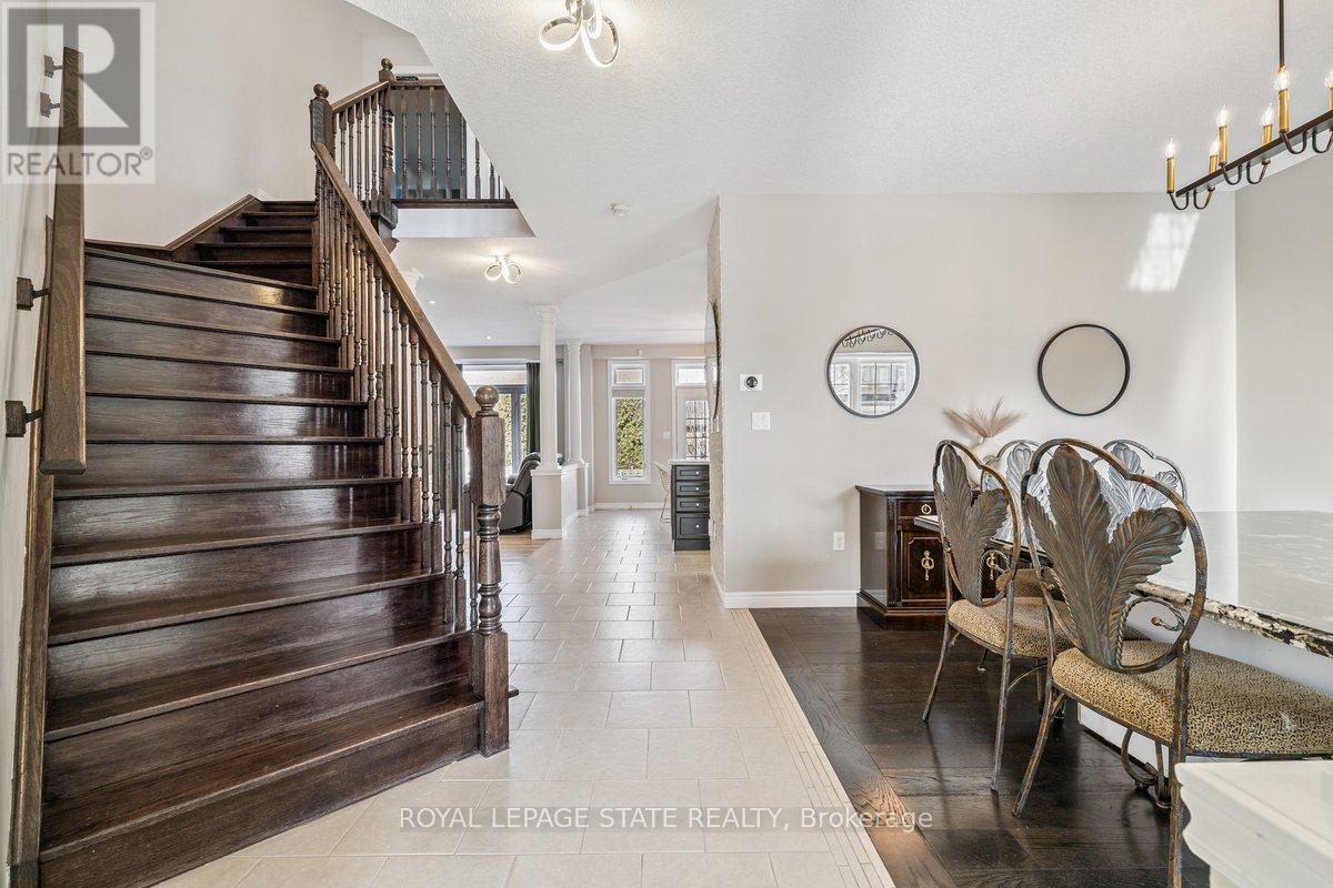 77 Peach Tree Lane, Grimsby, Ontario  L3M 0C1 - Photo 4 - X12927752