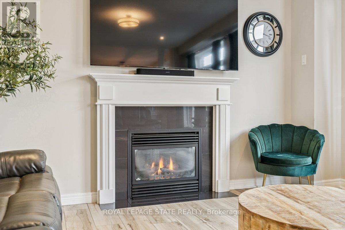 77 Peach Tree Lane, Grimsby, Ontario  L3M 0C1 - Photo 9 - X12927752