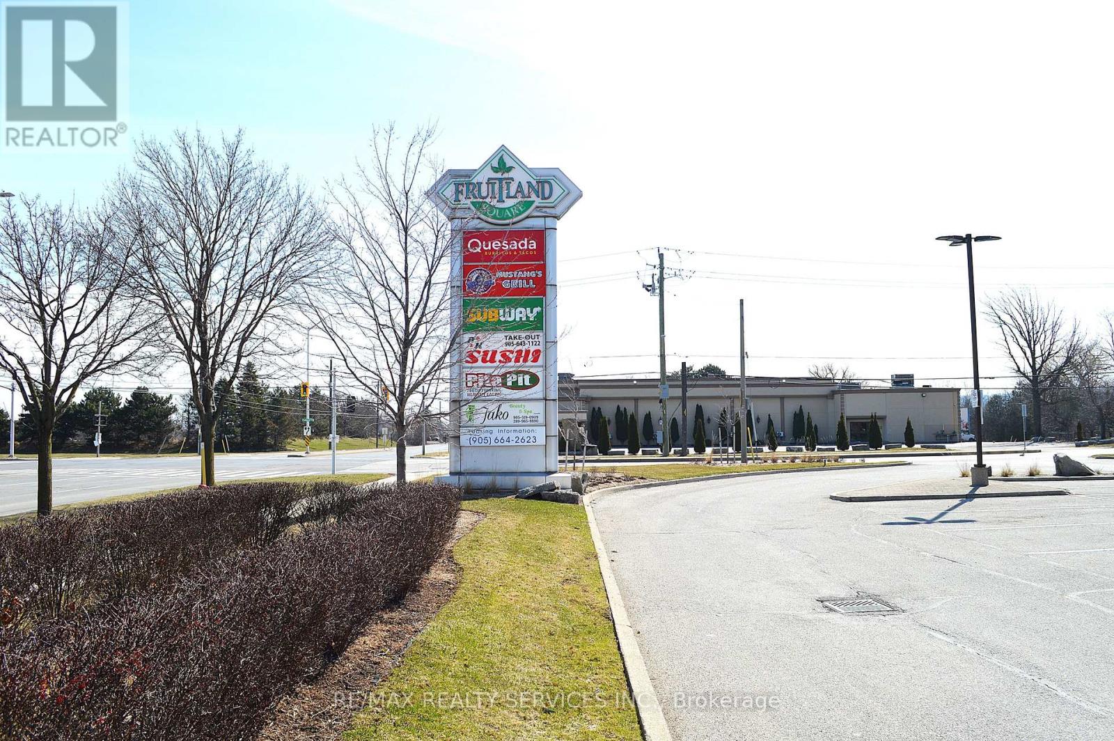 301 Fruitland Road, Hamilton, Ontario  L8E 5M1 - Photo 5 - X12927762