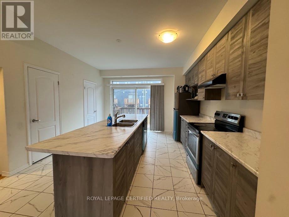 251 Gillespie Drive, Brantford, Ontario N3T 0W2 - Photo 3 - X12927770