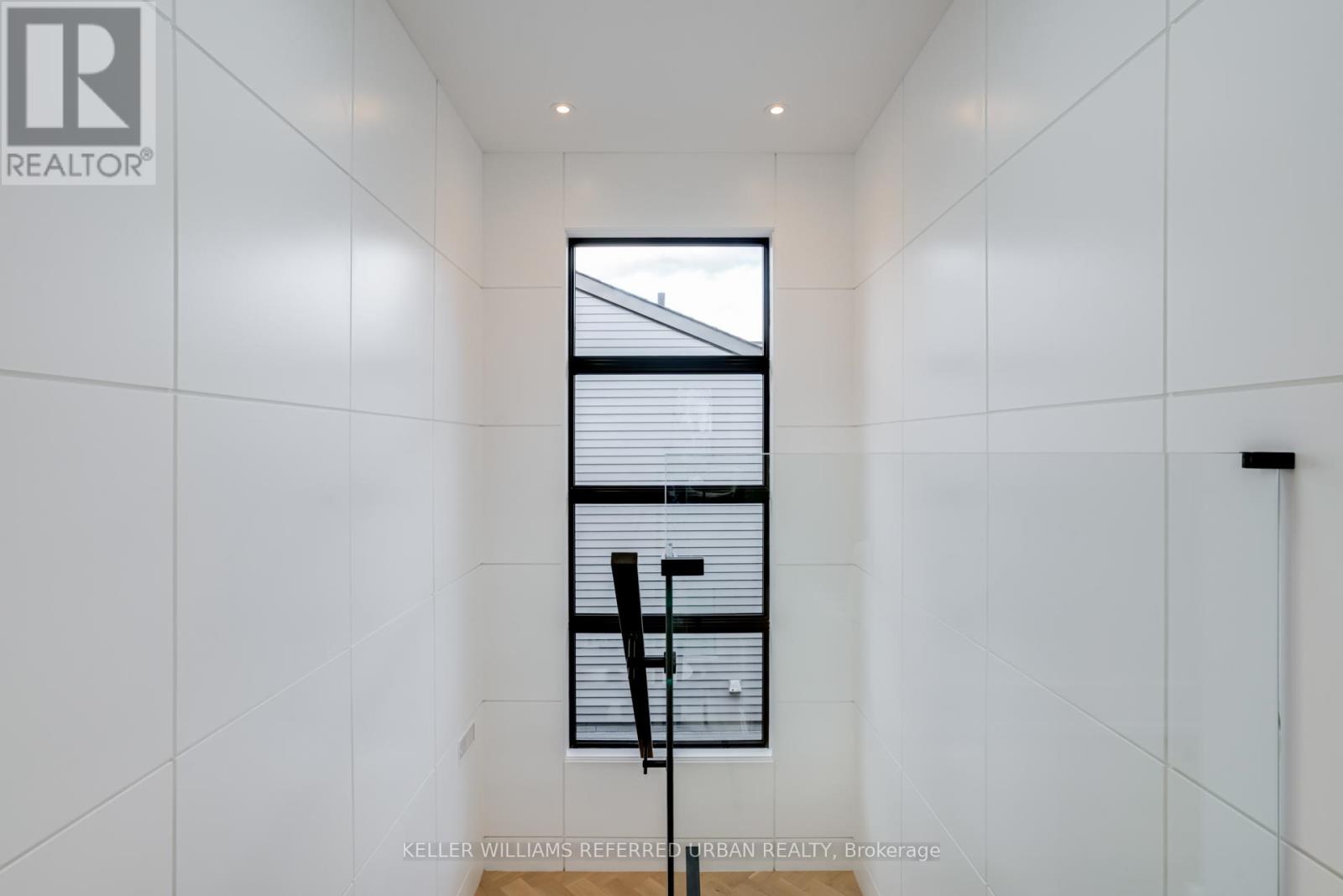 33 Twelfth Street, Toronto, Ontario  M8V 3G8 - Photo 18 - W12912292