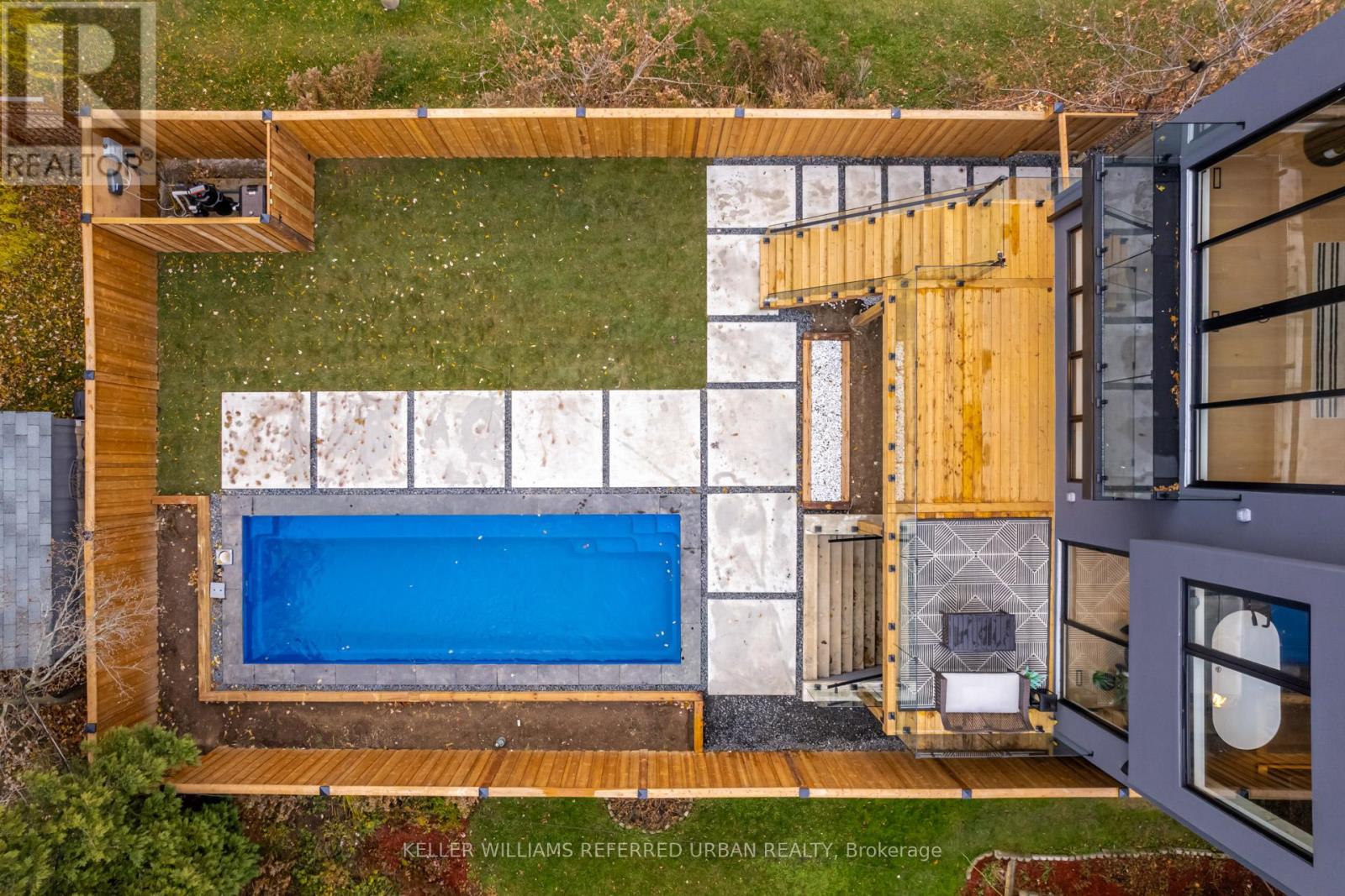 33 TWELFTH STREET, Toronto, Ontario