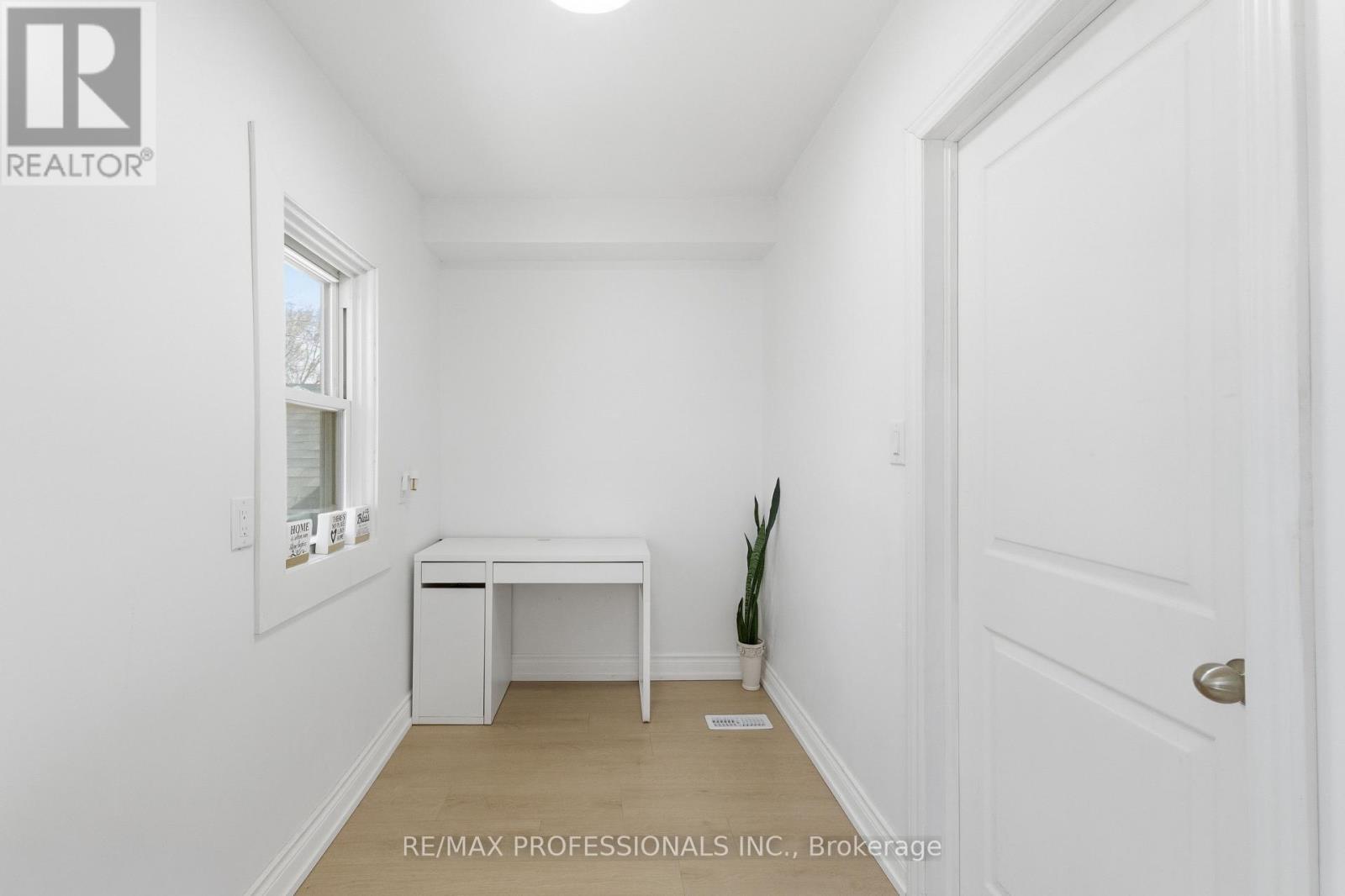 14 Kidd Avenue, Grimsby, Ontario  L3M 3S3 - Photo 16 - X12926088