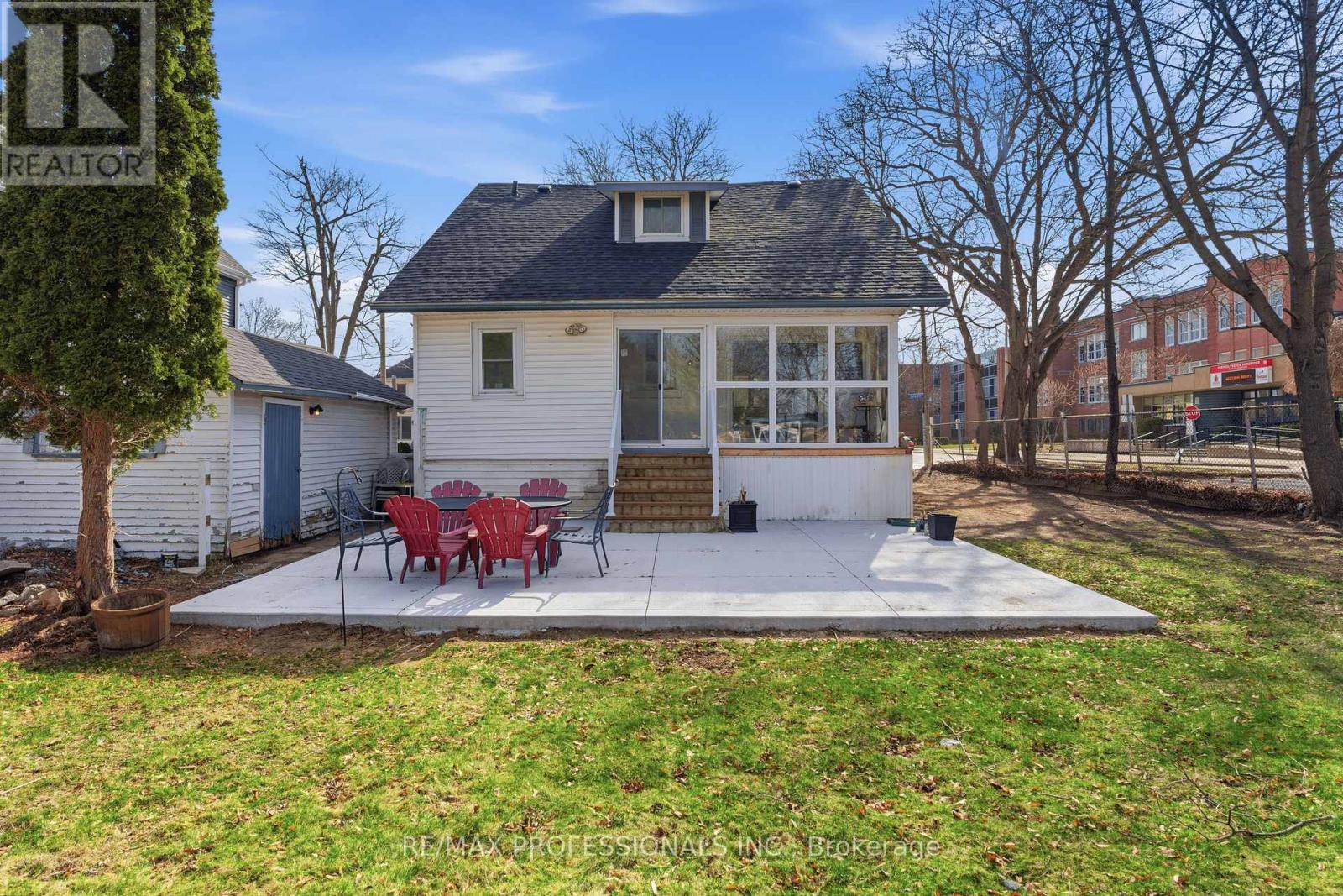 14 Kidd Avenue, Grimsby, Ontario  L3M 3S3 - Photo 29 - X12926088