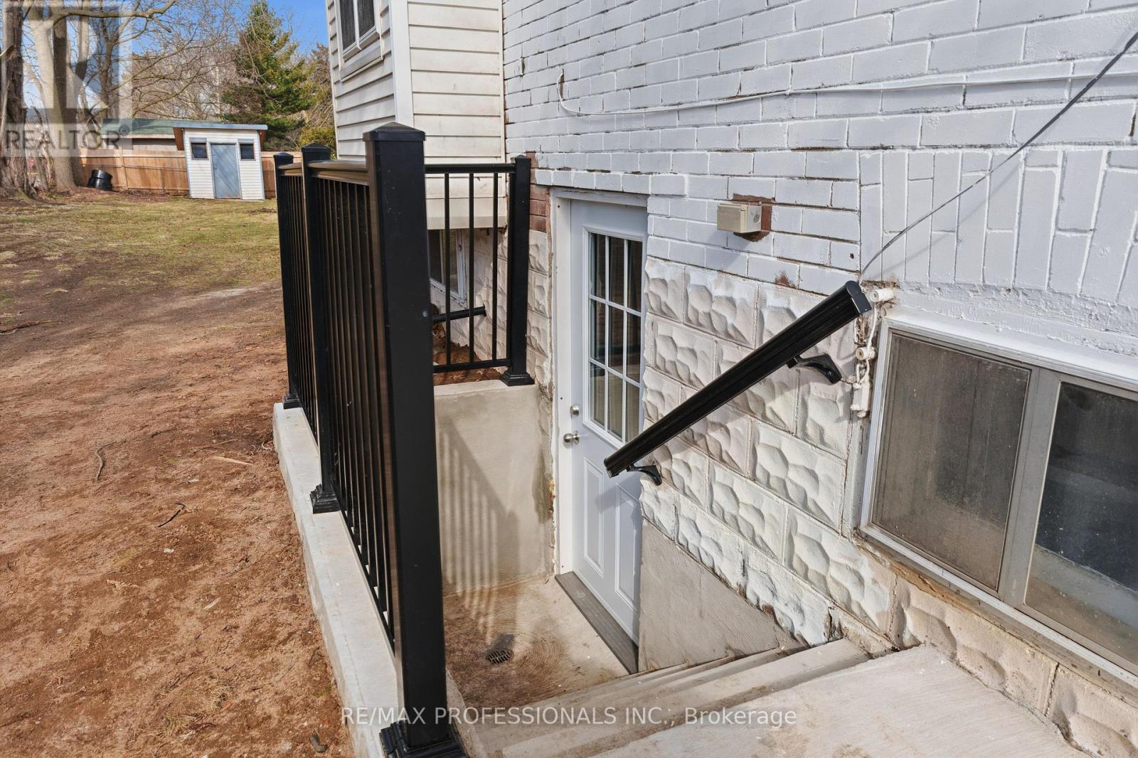 14 Kidd Avenue, Grimsby, Ontario  L3M 3S3 - Photo 33 - X12926088