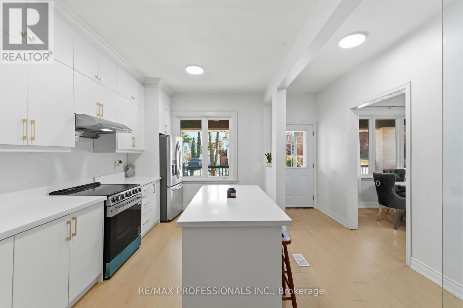 14 Kidd Avenue, Grimsby, Ontario  L3M 3S3 - Photo 9 - X12926088