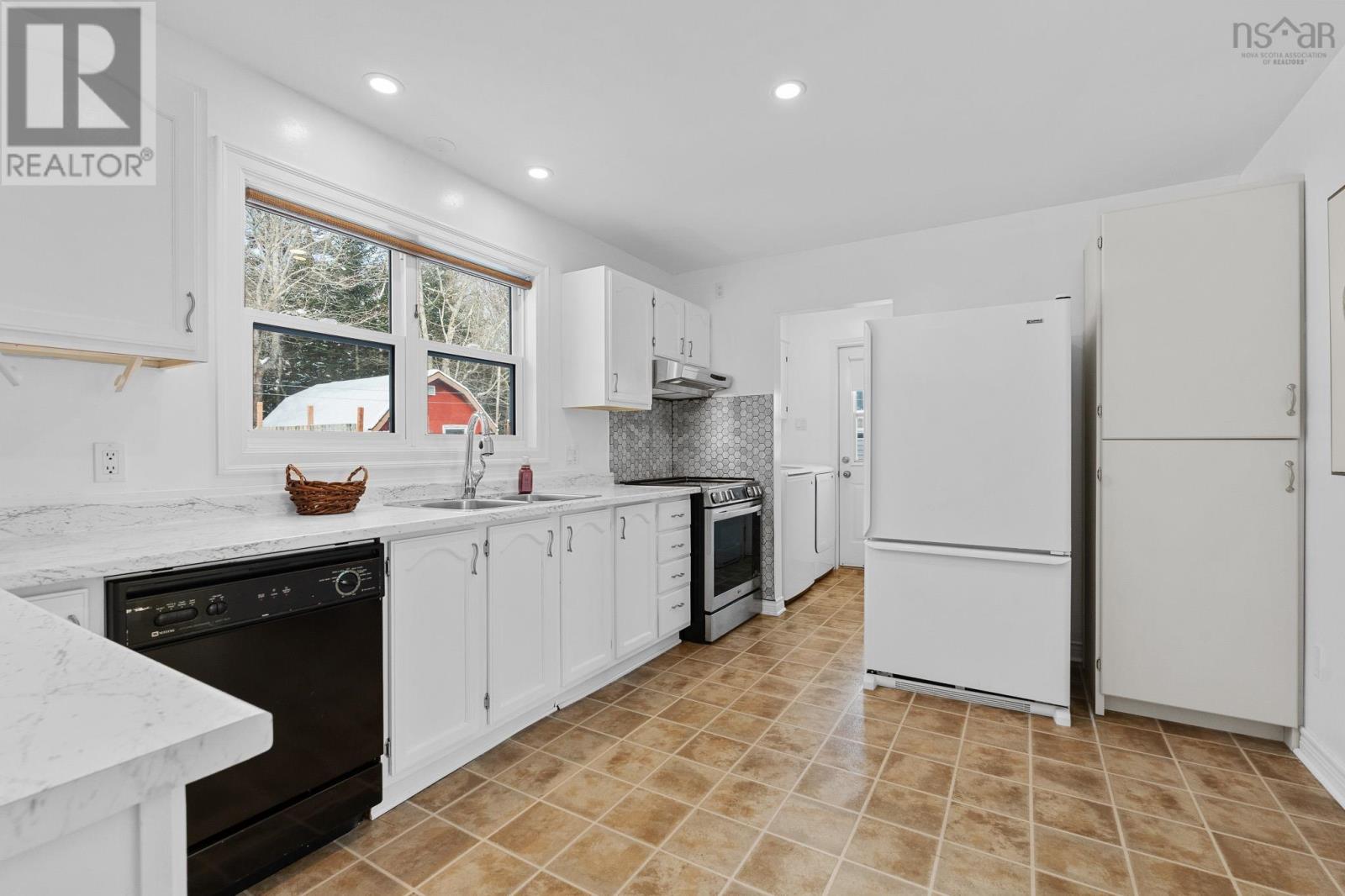 16 Stuart Harris, Dartmouth, Nova Scotia  B2W 5E5 - Photo 10 - 202605642