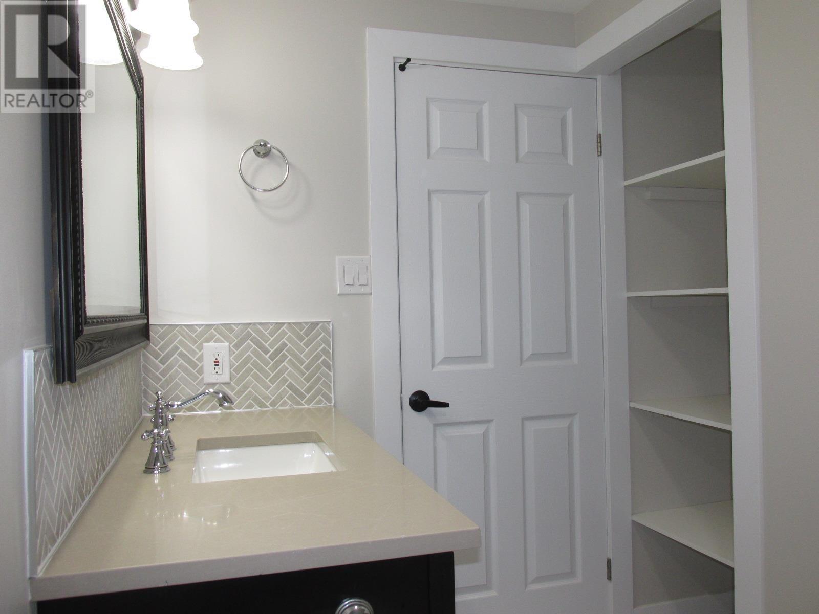 36 Hergott Ave, Elliot Lake, Ontario  P5A 3A8 - Photo 11 - SM260548