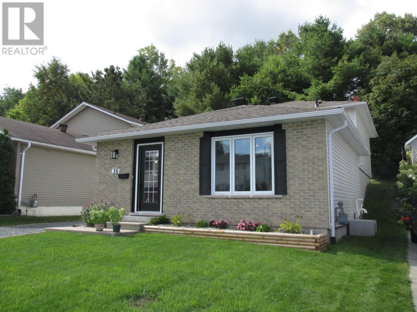 36 Hergott Ave, Elliot Lake, Ontario  P5A 3A8 - Photo 40 - SM260548