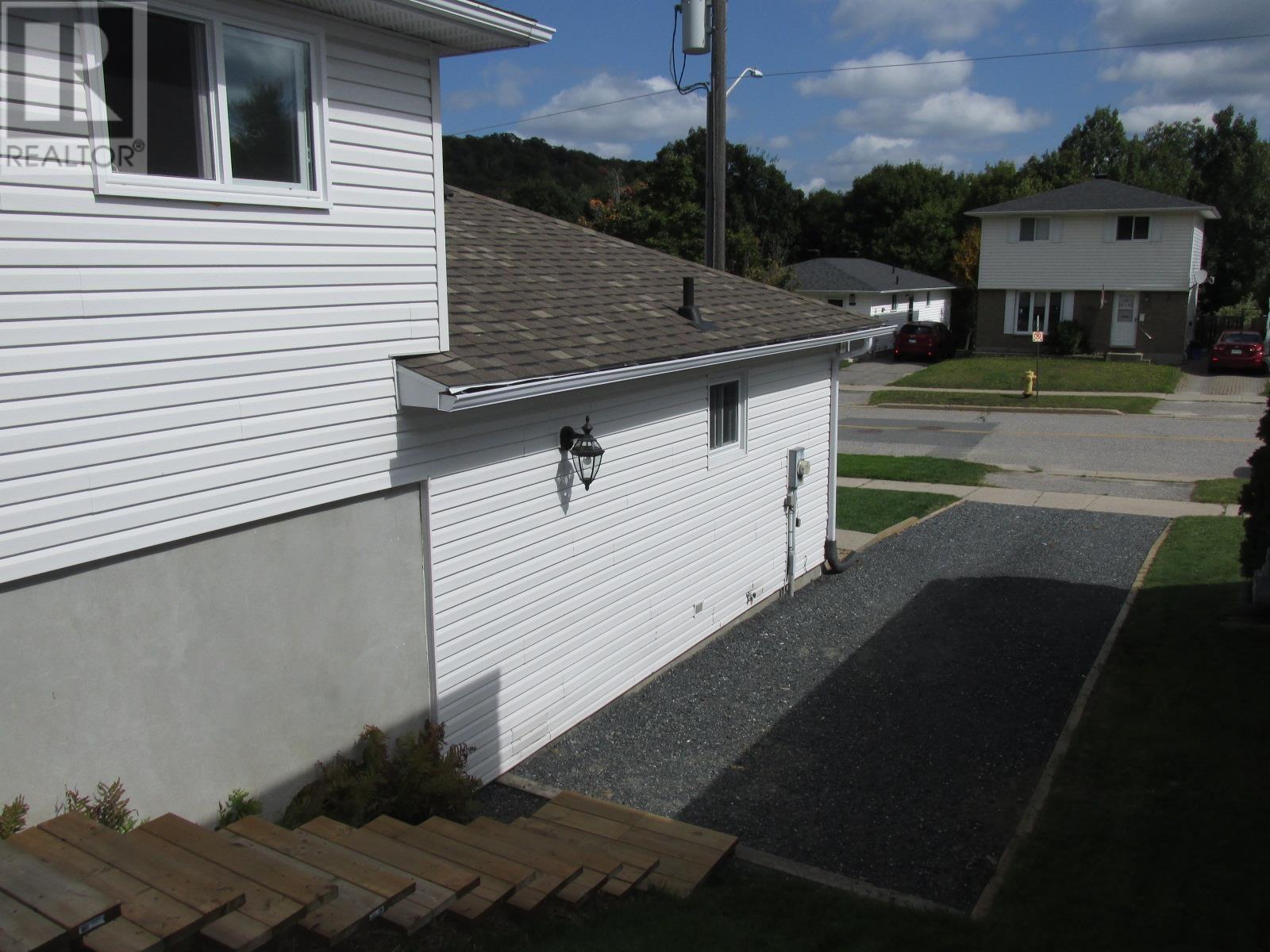 36 Hergott Ave, Elliot Lake, Ontario  P5A 3A8 - Photo 41 - SM260548