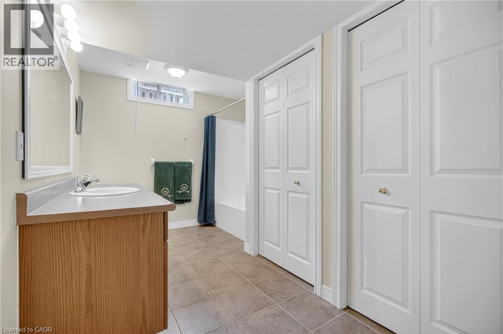 56 Mcfarlane Drive, Cambridge, Ontario  N3C 4L7 - Photo 37 - 40815232