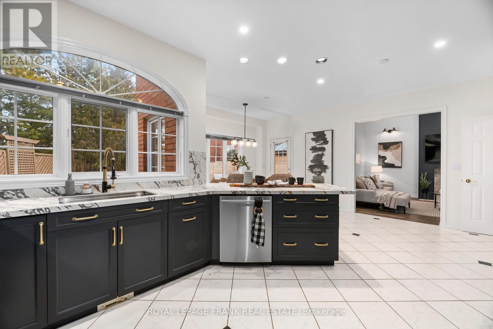 443 Delaney Drive, Ajax, Ontario  L1T 3Y6 - Photo 10 - E12928038