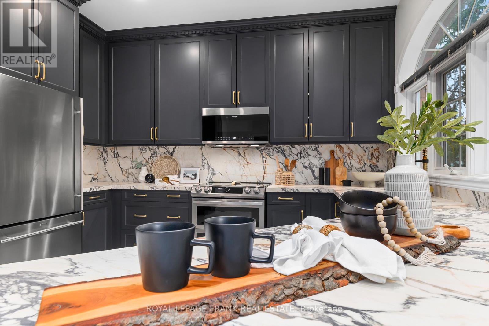 443 Delaney Drive, Ajax, Ontario  L1T 3Y6 - Photo 4 - E12928038