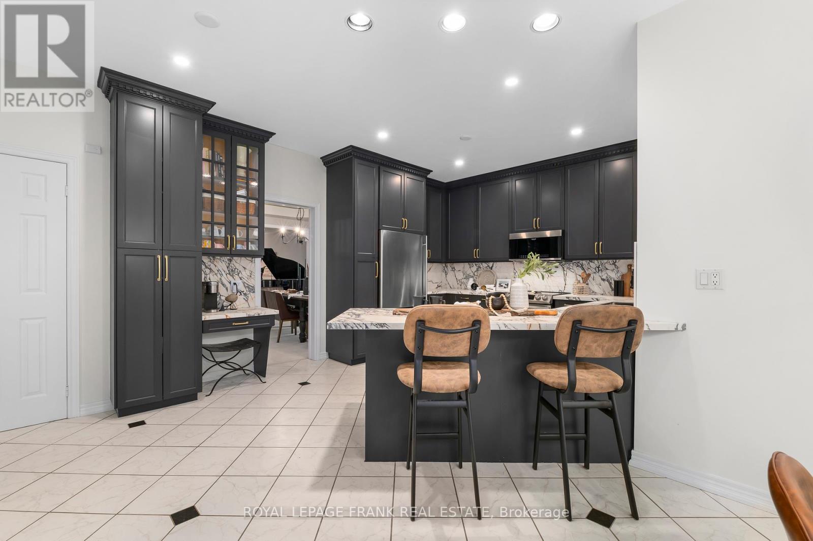 443 Delaney Drive, Ajax, Ontario  L1T 3Y6 - Photo 5 - E12928038