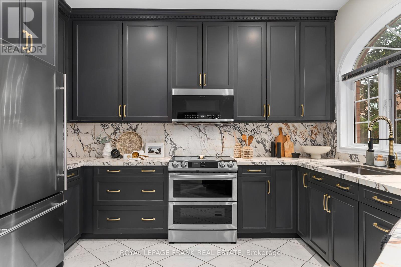 443 Delaney Drive, Ajax, Ontario  L1T 3Y6 - Photo 6 - E12928038