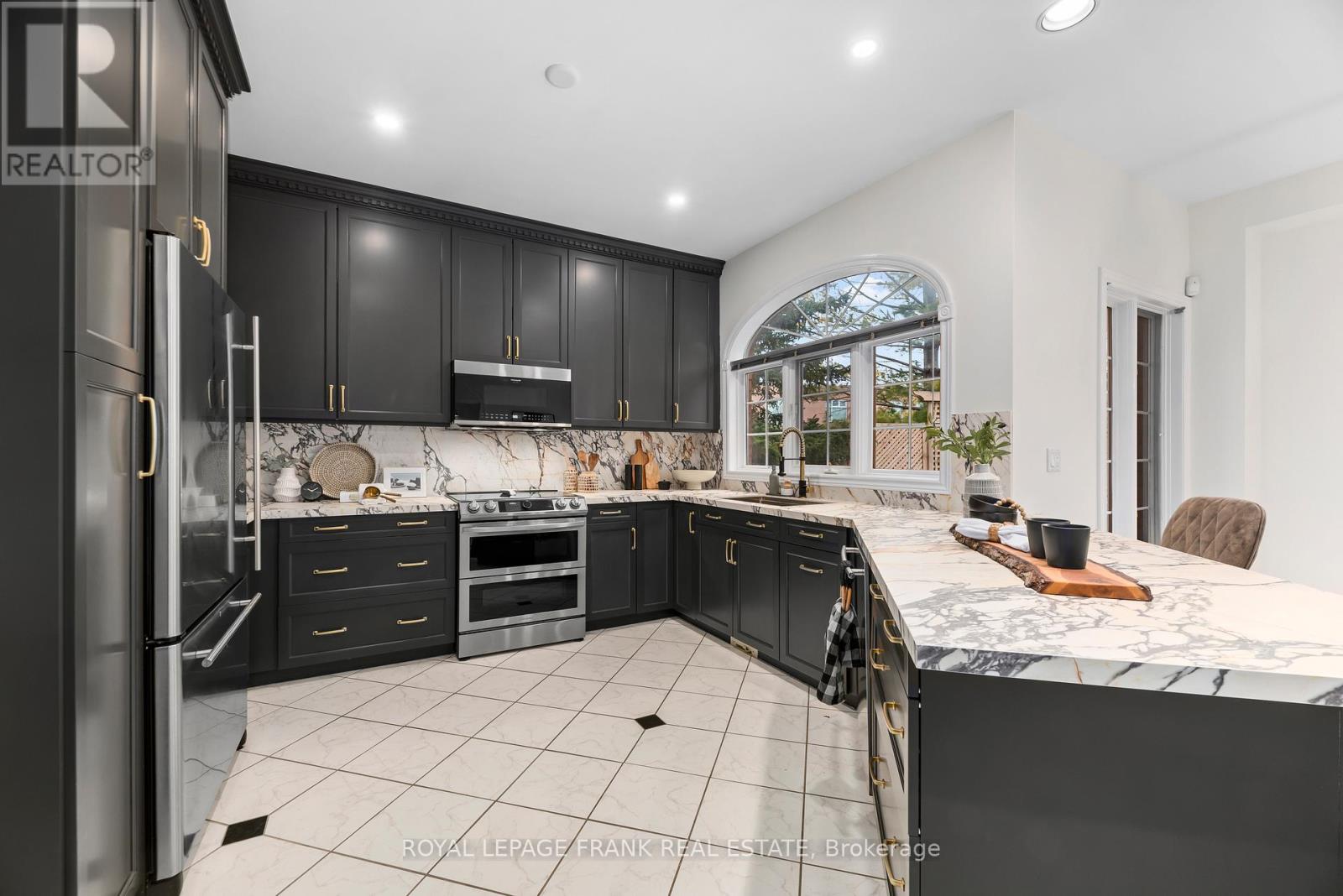 443 Delaney Drive, Ajax, Ontario  L1T 3Y6 - Photo 7 - E12928038