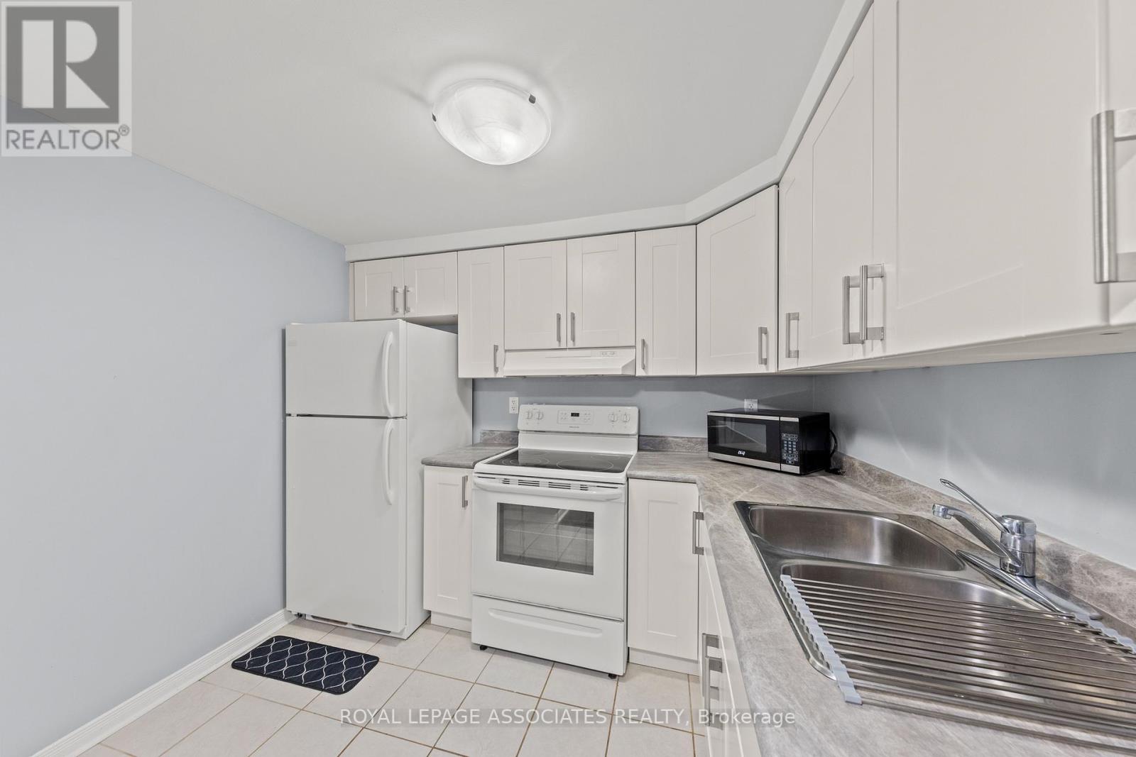 33 Hutton Crescent, Caledon, Ontario  L7C 1A3 - Photo 36 - W12923614