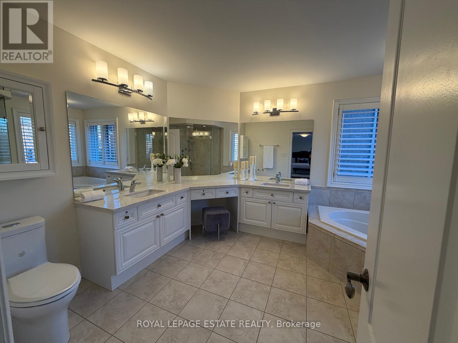 2372 Awenda Drive, Oakville, Ontario L6H 7P7 - Photo 24 - W12924544