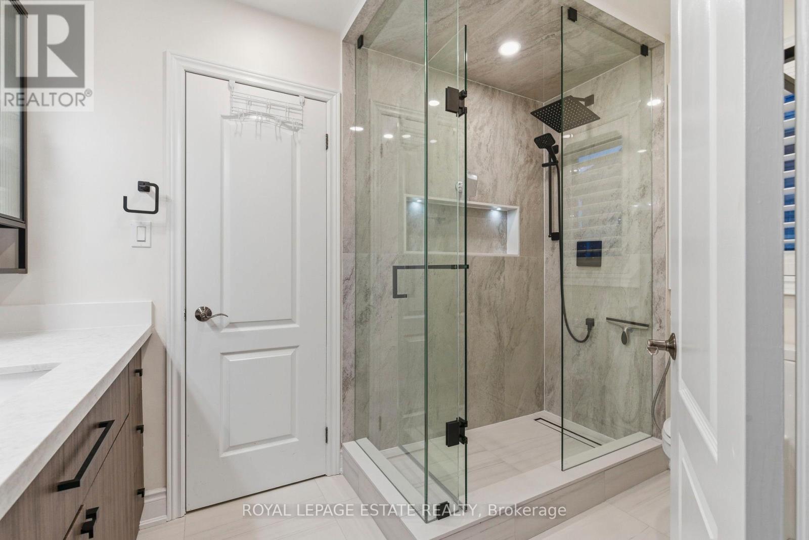 2372 Awenda Drive, Oakville, Ontario L6H 7P7 - Photo 28 - W12924544