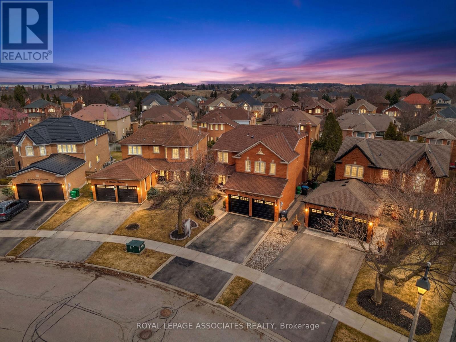 33 Hutton Crescent, Caledon, Ontario  L7C 1A3 - Photo 49 - W12923614