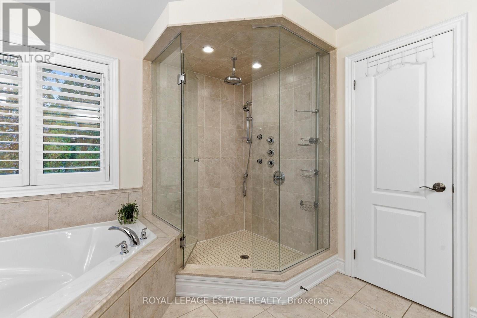 2372 Awenda Drive, Oakville, Ontario L6H 7P7 - Photo 25 - W12924544