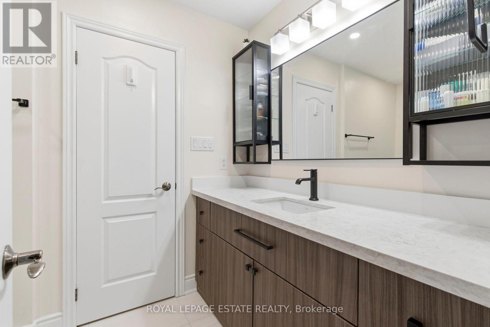 2372 Awenda Drive, Oakville, Ontario L6H 7P7 - Photo 27 - W12924544