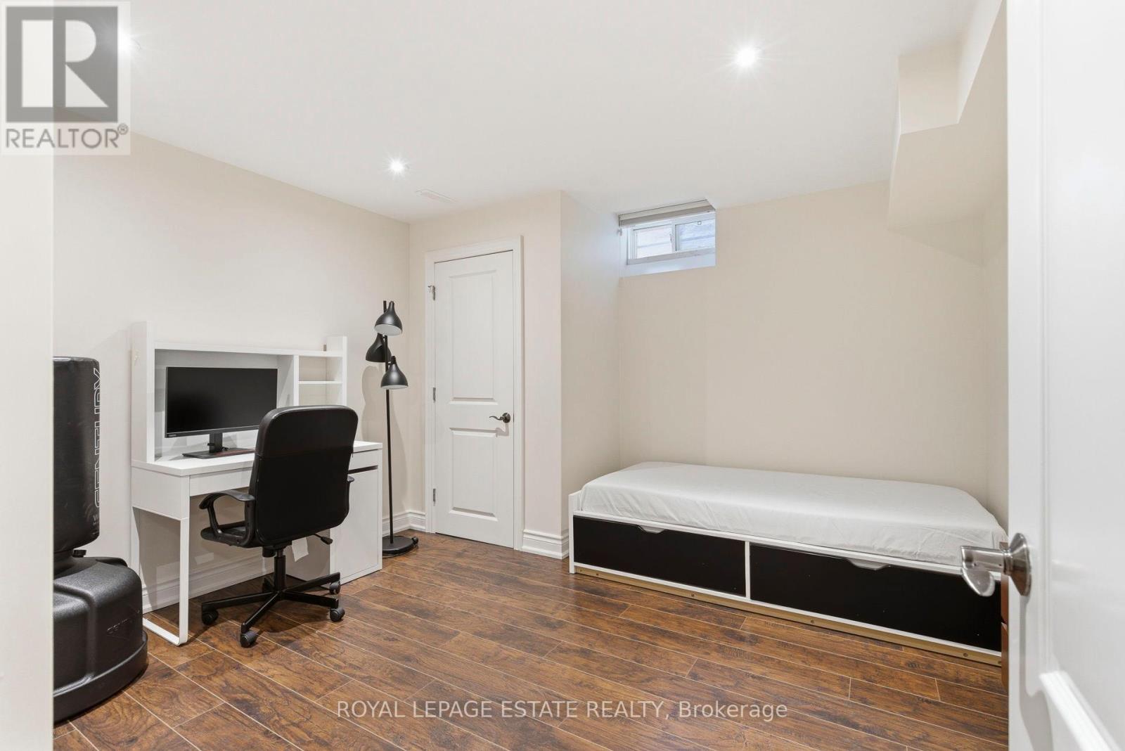 2372 Awenda Drive, Oakville, Ontario L6H 7P7 - Photo 39 - W12924544