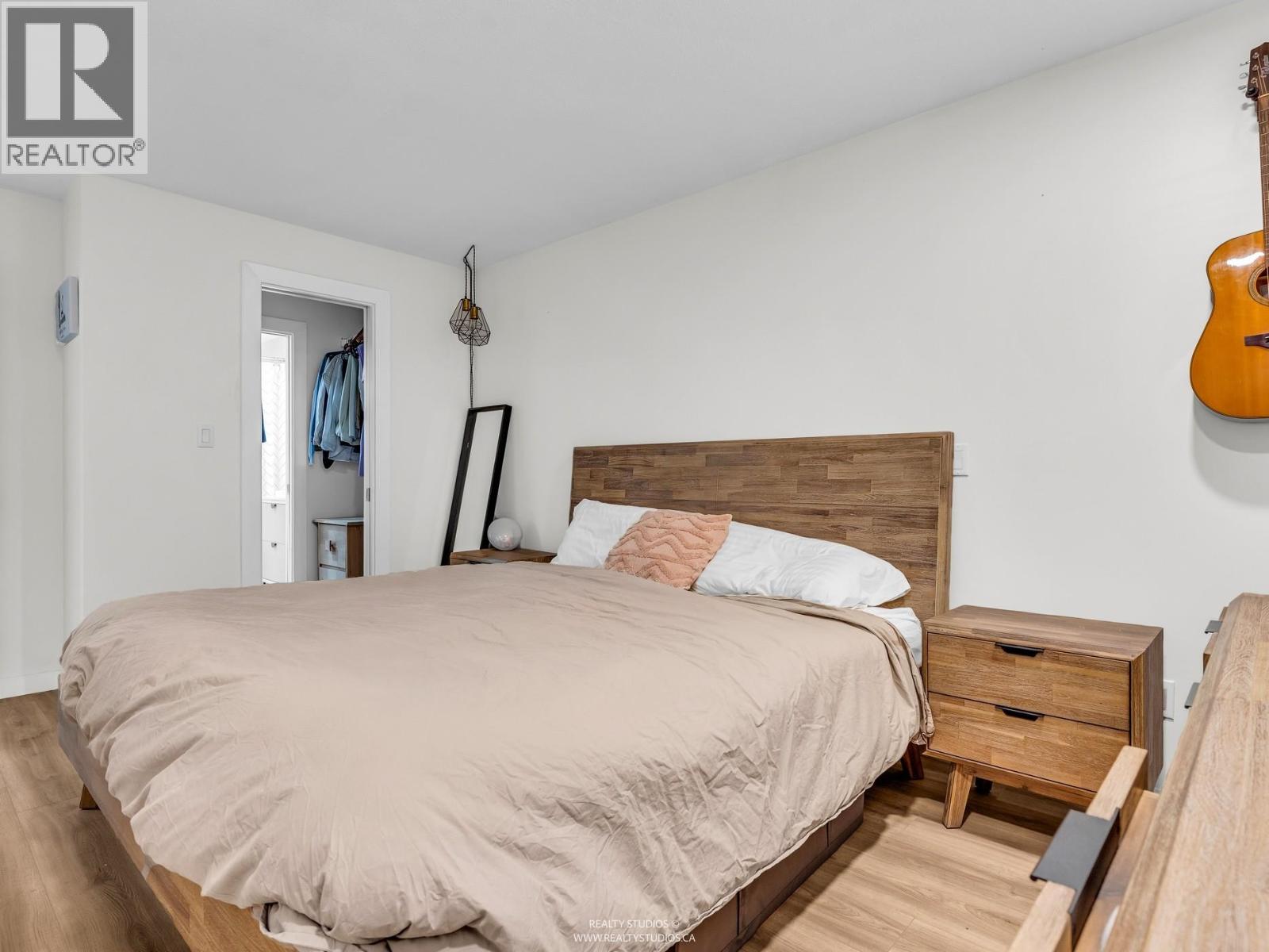 305 1500 Ostler Court, North Vancouver, British Columbia  V7G 2S2 - Photo 18 - R3083623