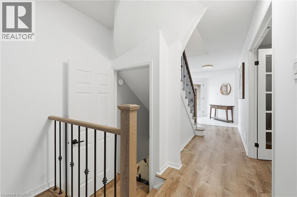 2493 Newport Street, Burlington, Ontario  L7M 3X7 - Photo 37 - 40815472